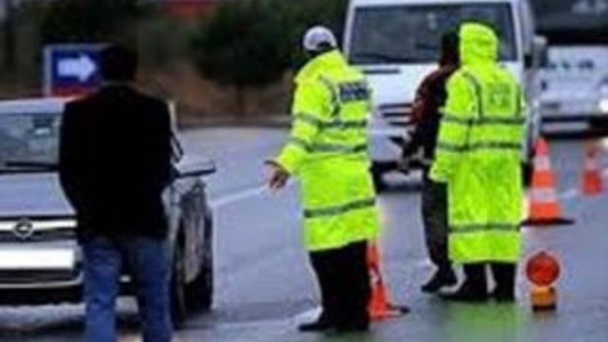 Alkollü ve ehliyetsiz sürücüye 10 bin lira ceza