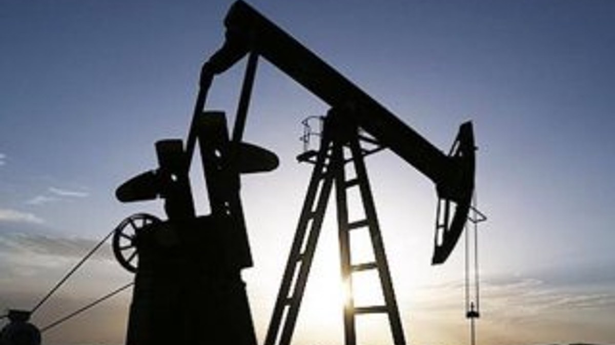 Suudi Arabistan ve Rusya petrol üretimini kısacak