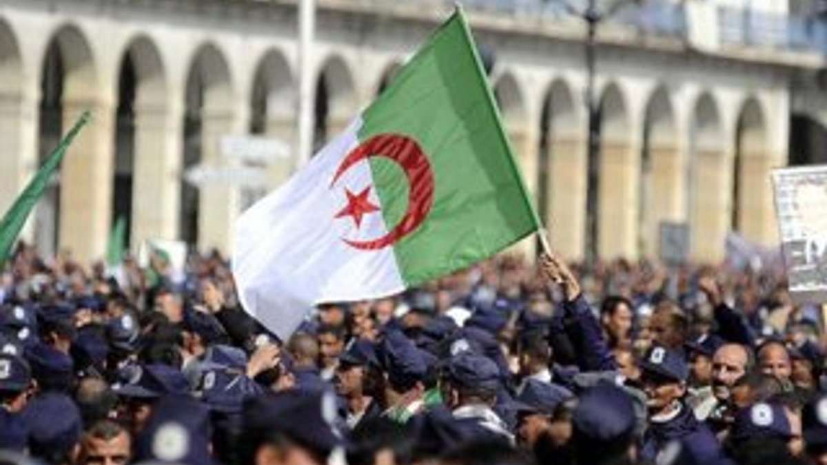 Cezayir'de cumhurbaşkanlığı seçimleri 4 Temmuz'da