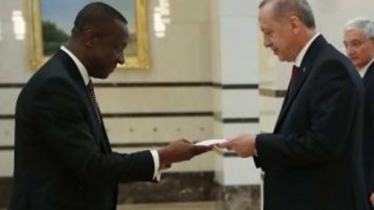 Erdoğan'a, Kamerun Büyükelçisi'nden güven mektubu