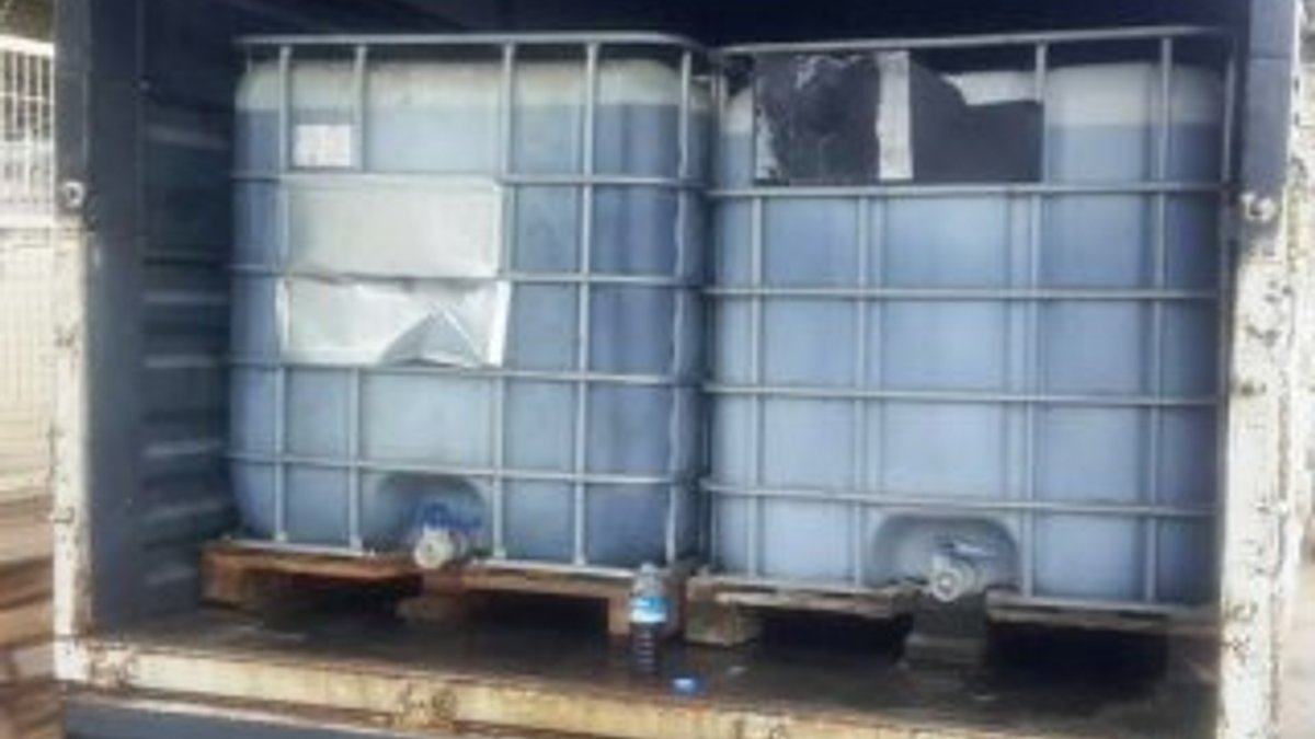 Kamyonette 2 bin 540 litre kaçak akaryakıt yakalandı