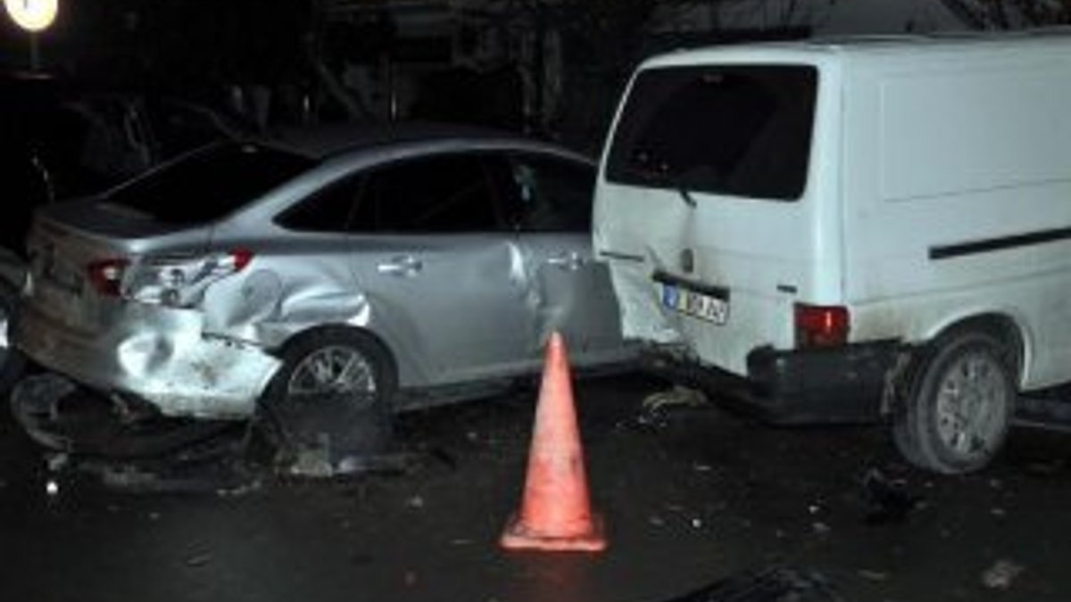 Ankara'da alkollü sürücü 9 araca çarptı
