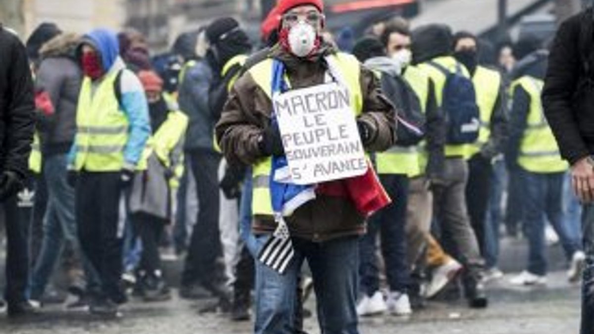 Fransa'daki gösterilere 33 bin 500 kişi katıldı