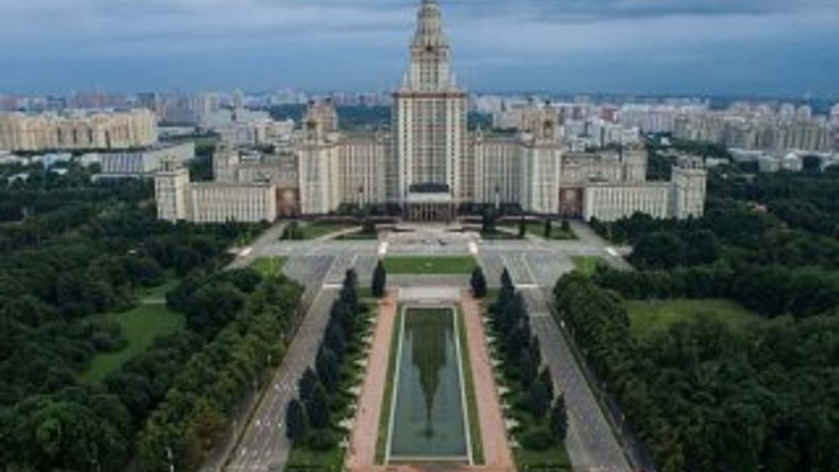 Rusya üniversiteyi dereceyle bitirenlere vatandaşlık verecek