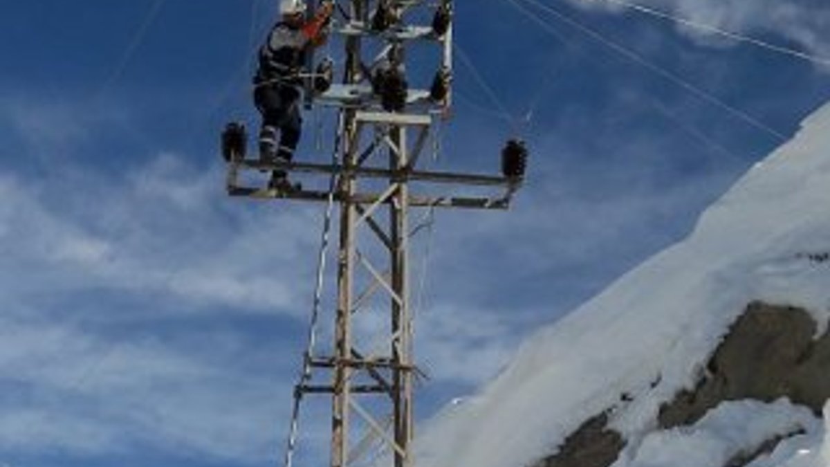 2 bin 800 rakımdaki sınır bölgesinde elektrik çalışması