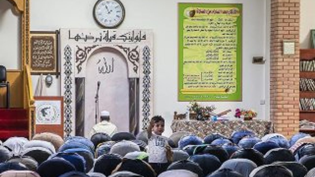 Atina'nın ilk ibadete açık camisi için imam aranıyor