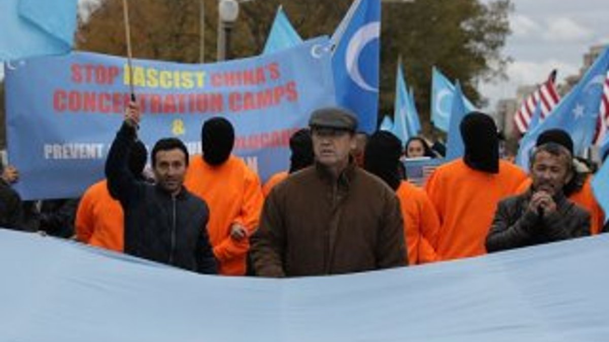Uygur Türkleri Çin'i protesto etti