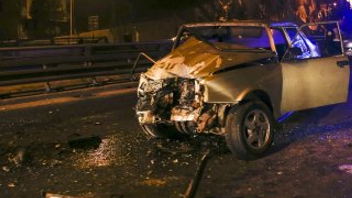 Ankara'da otomobiller kafa kafaya çarpıştı: 5 yaralı