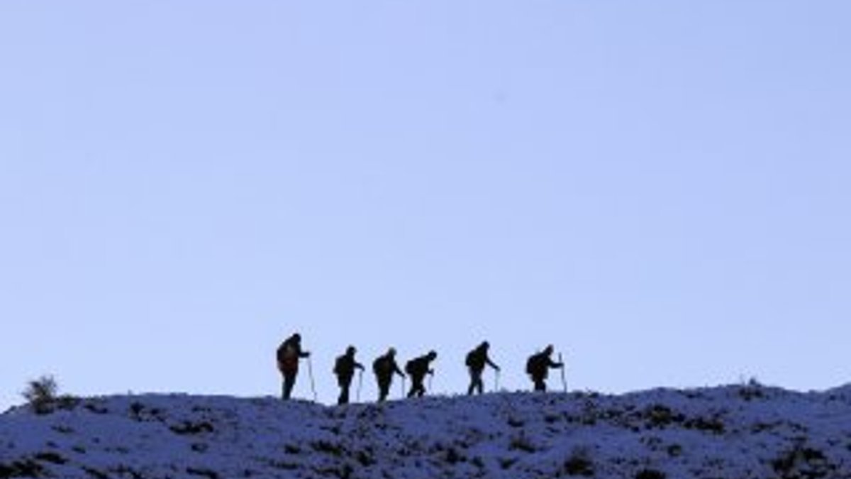 Fırat Kalkanı şehidi anısına Küpe Dağı'na tırmandılar