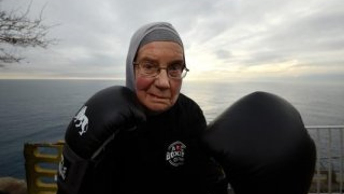 72 yaşında boksör Naciye