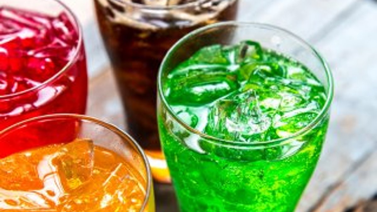 Şekerli içecekler kronik böbrek hastalığına neden oluyor