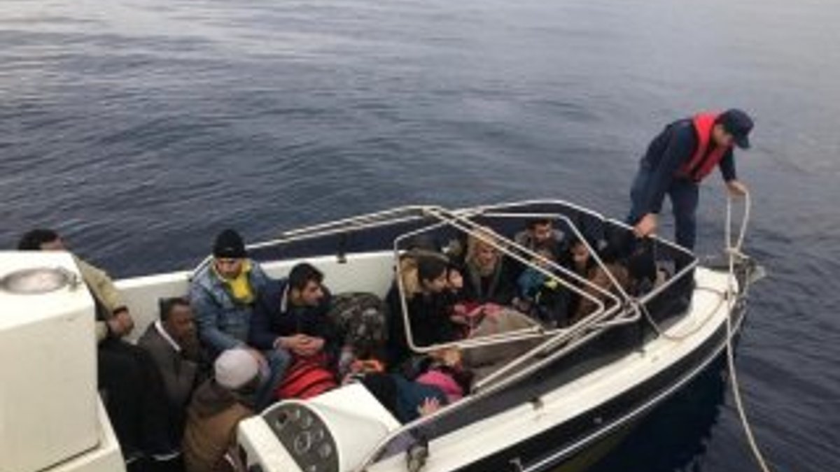 İzmir'de 23 düzensiz göçmen yakalandı