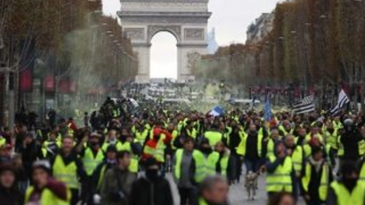 Fransız hükümetinden Sarı Yelekliler'e suçlama