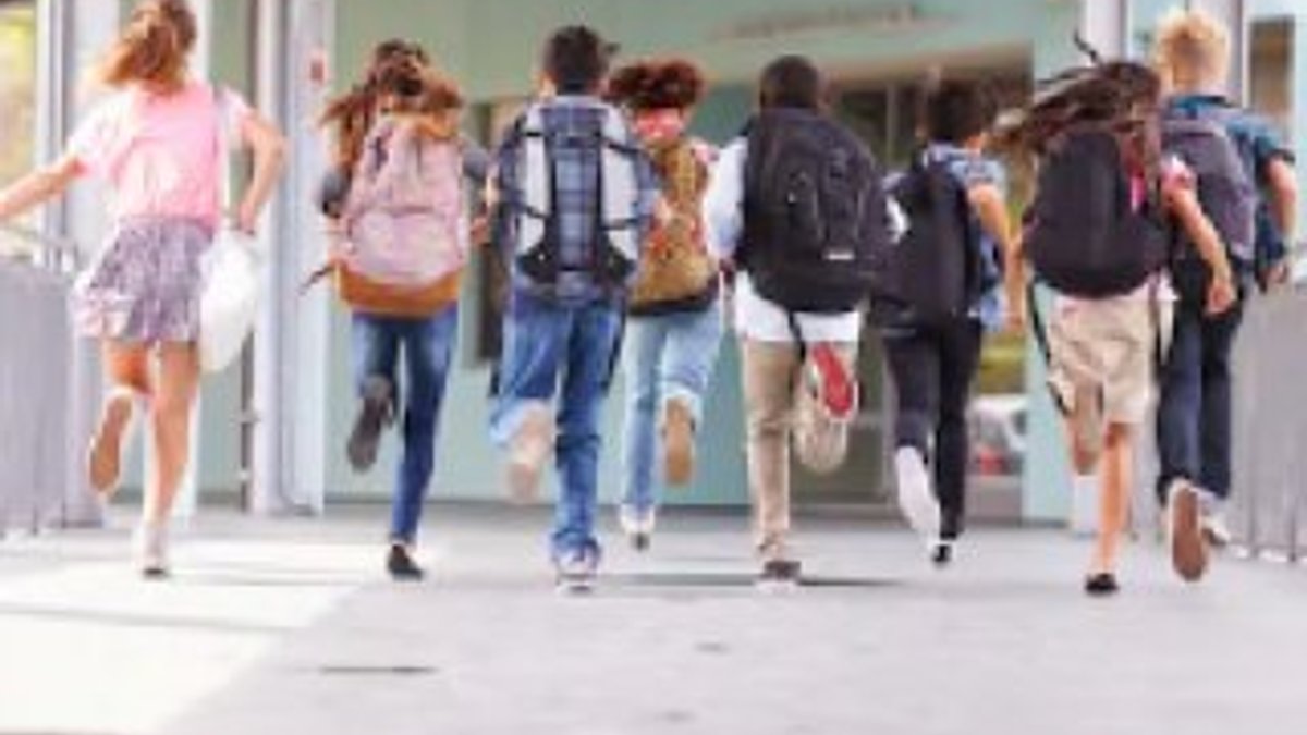 İran'da okulu terk eden öğrenciler artıyor