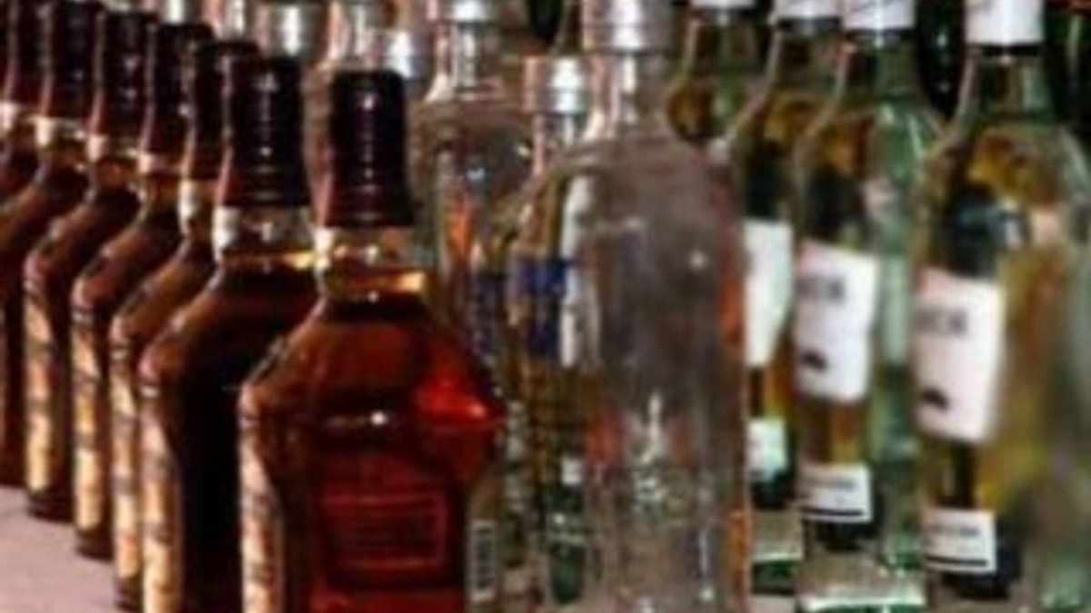 Adana’da müştemilatta 2 bin litre kaçak içki bulundu