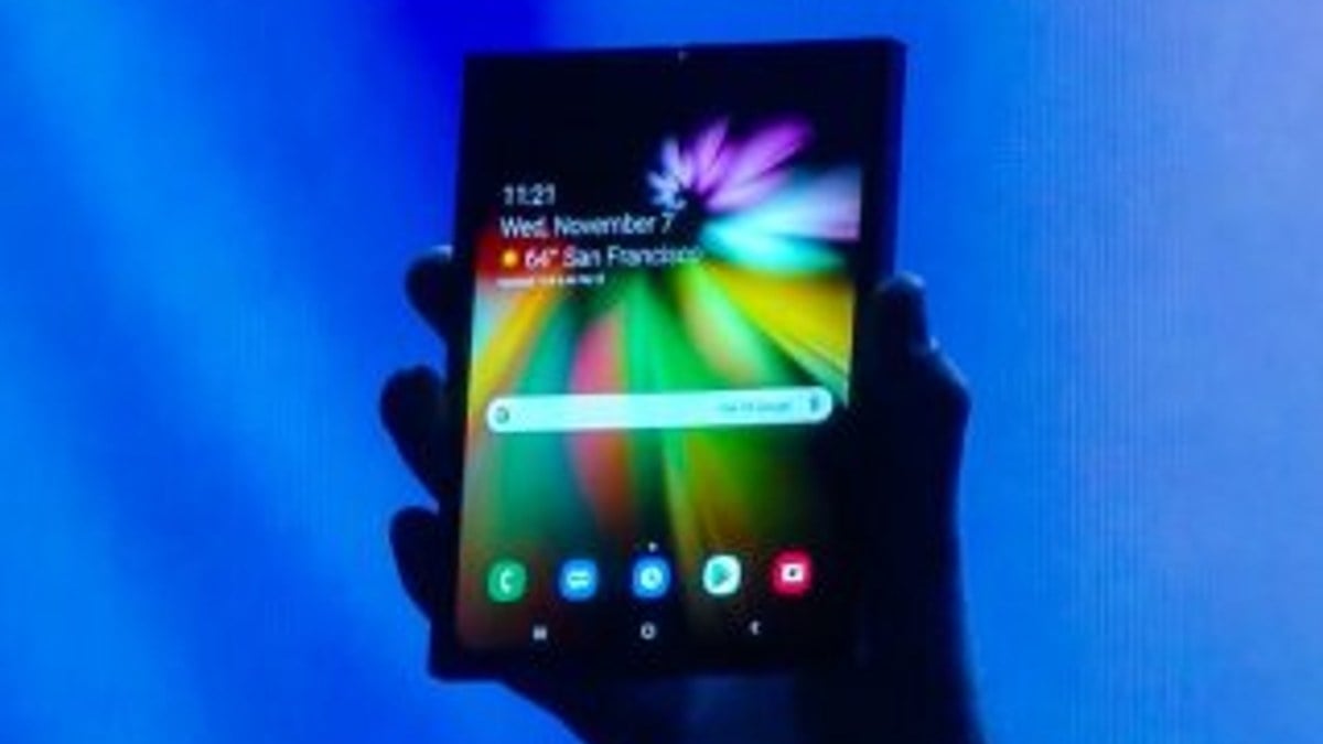 Samsung, katlanabilir telefonu hakkında açıklama yaptı