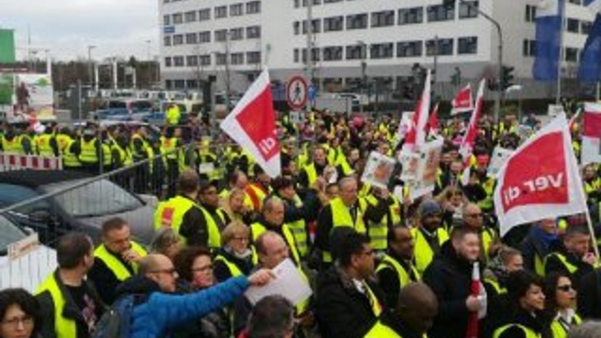Almanya'da havalimanlarında güvenlik personelleri grevde