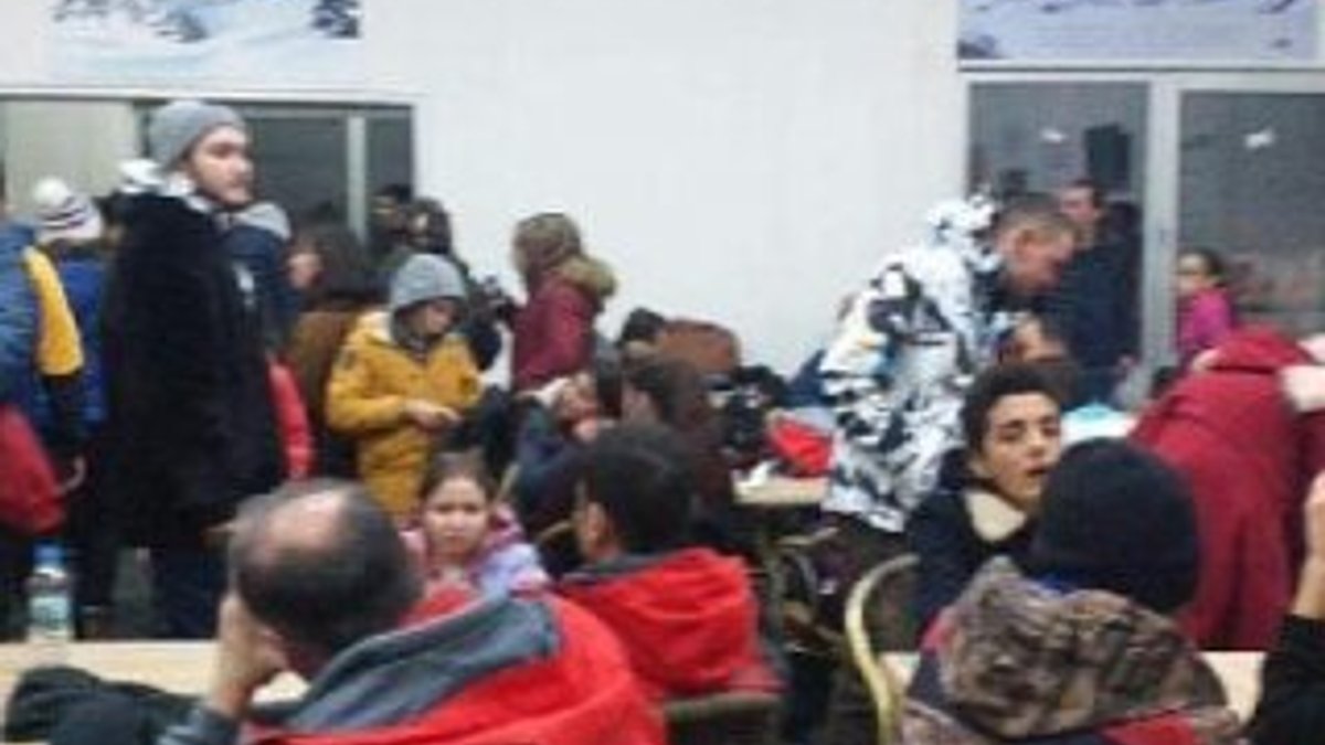 Kayak merkezinde 200 kişi mahsur kaldı