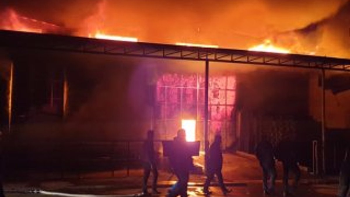 Denizli'de plastik kasa fabrikasında yangın
