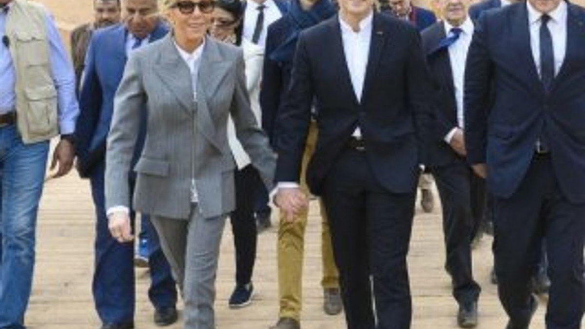 Fransız First Lady’nin pahalı ayakkabısı ödünç çıktı