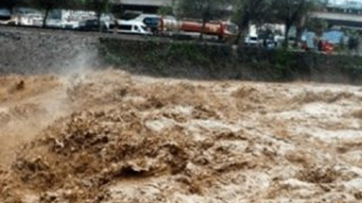 İran'da sel felaketi: 1 ölü, 8 yaralı
