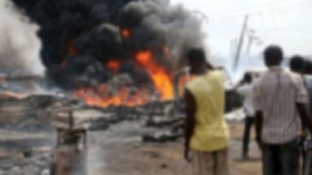 Nijerya'da yakıt tankeri patladı: 7 ölü