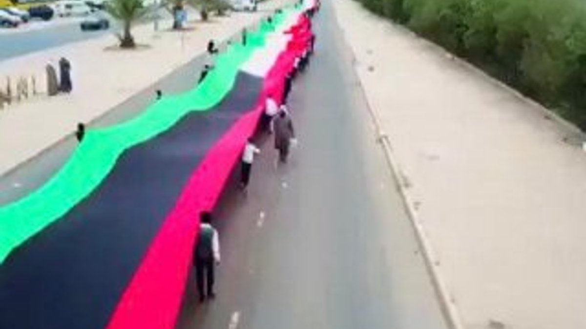 Dünyanın en uzun bayrağı: 2 bin 19 metre