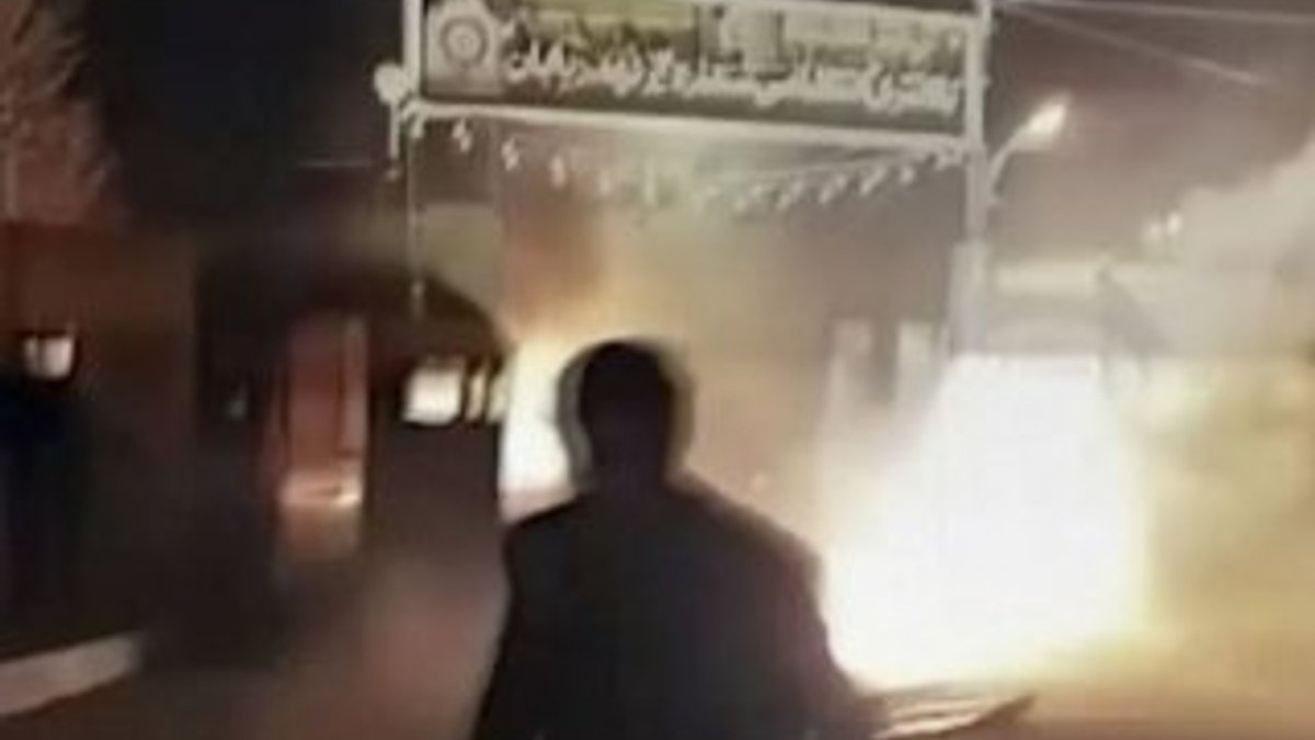 İran'da Devrim Muhafızları'na saldırı