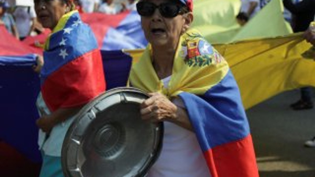 Venezuela'da taraflar yeniden meydanlarda
