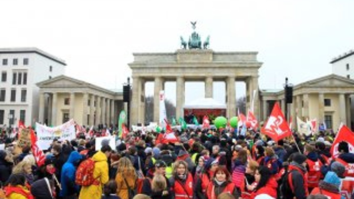 Almanya'da kamu çalışanlarından uyarı grevleri