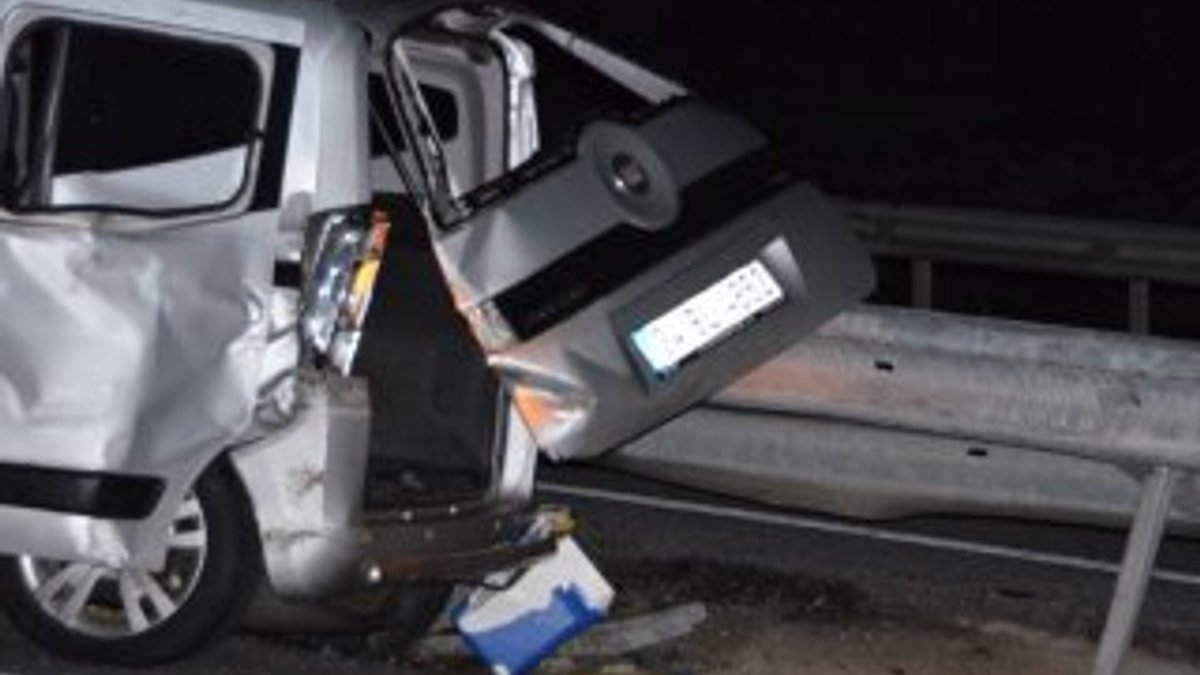 Kaza yapan araca başka otomobil çarptı: 6 yaralı