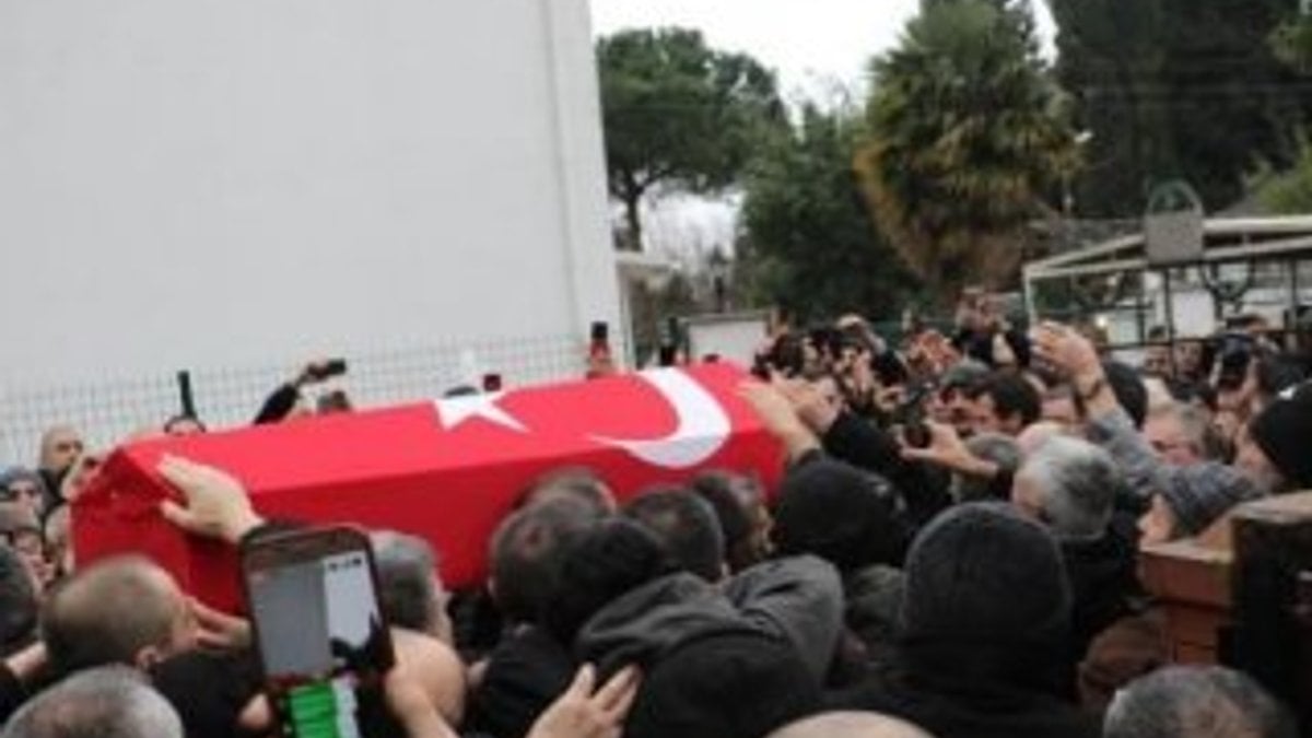 Ozan Arif'in cenazesi evine getirilip helallik alındı