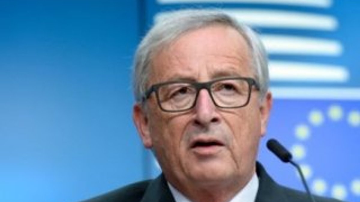 AB'den Macaristan'ın Juncker'li göçmen kampanyasına tepki
