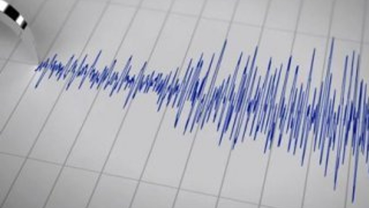 Ayvacık'ta deprem nedeniyle okullar tatil edildi