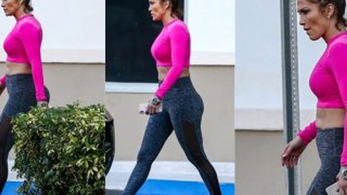 Jennifer Lopez yaşıtlarına taş çıkartıyor