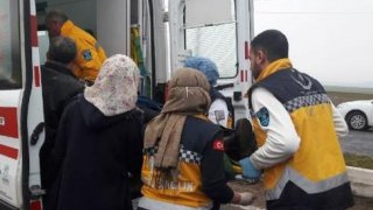 Ergani'de minibüs devrildi: 21 yaralı