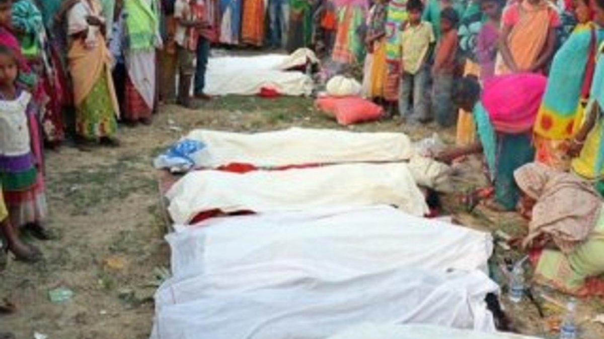 Hindistan'da sahte içkiden 50 kişi öldü