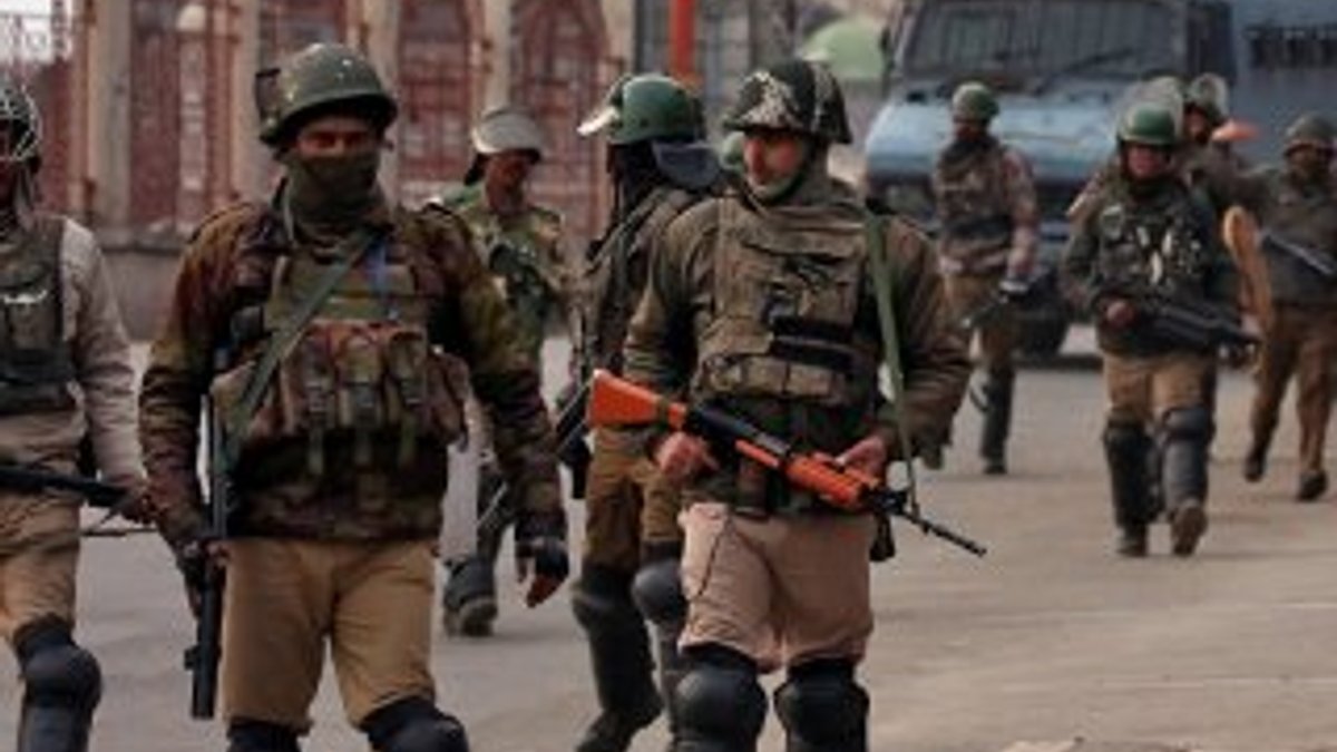 Hindistan hükümeti Cammu Keşmir'e 10 bin asker gönderdi