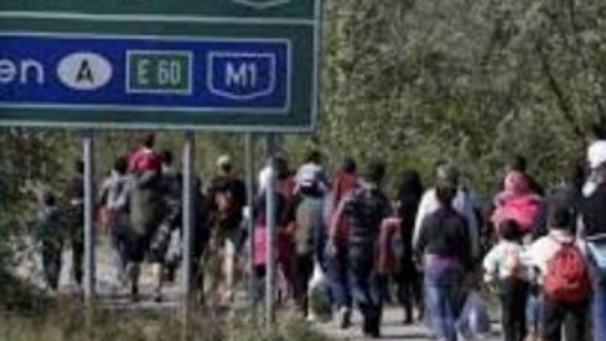 Avusturya'da mültecilere sokağa çıkma yasağı