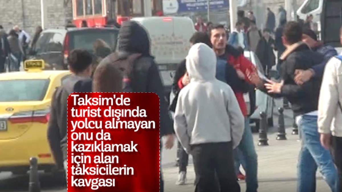 İstanbul göbeğinde taksicilerin müşteri kavgası