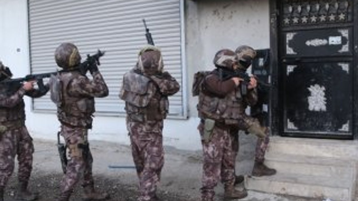 600 polisle Adana'da şafak vakti torbacı operasyonu