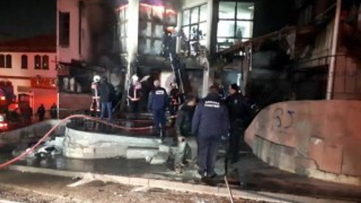 Ankara'da yangın: 6 iş yeri hasar gördü