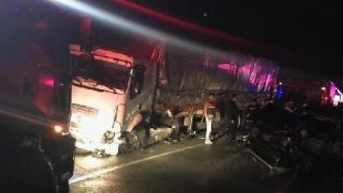 Erdoğan'ın konvoyuna eşlik eden polisler kaza yaptı
