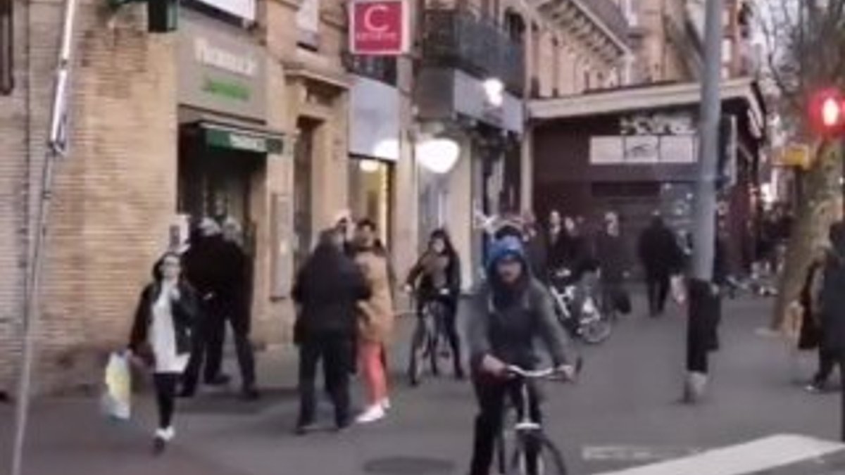 Fransa'da polis Sarı Yelekliler diye yaşlıları dövdü