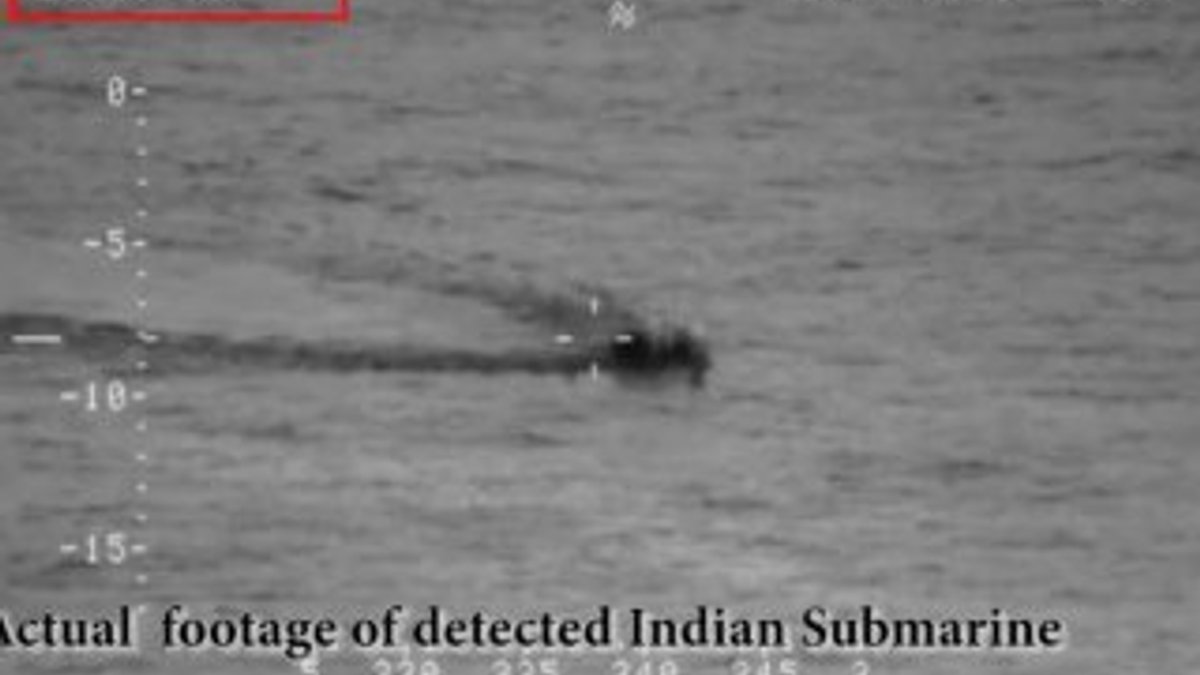 Pakistan, Hint denizaltısını engelledi