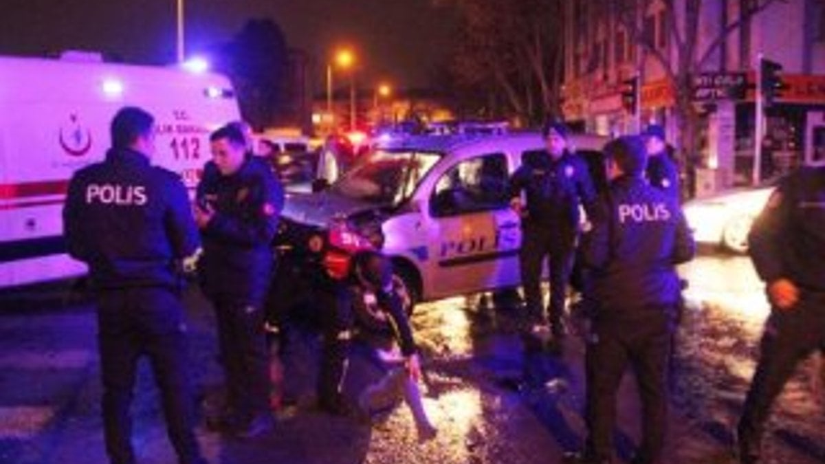 Ambulans ile polis aracı çarpıştı: 5 yaralı
