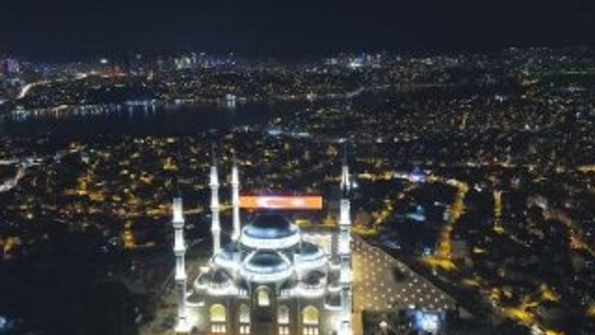 Çamlıca Camii'nde ilk ezan