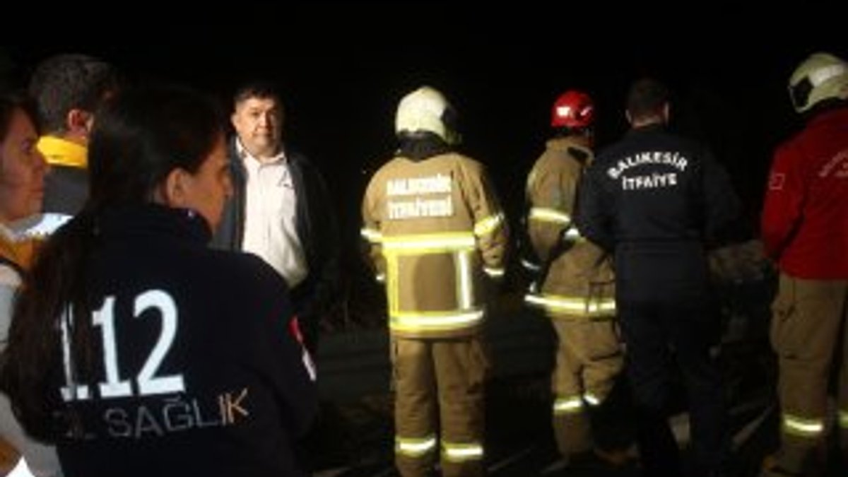 Balıkesir'de yolcu otobüsü ile kamyon çarpıştı: 2 ölü
