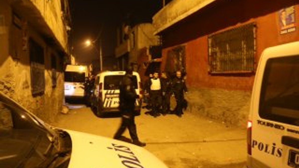 Adana'da yüzleri maskeli şahıslar polisi alarma geçirdi