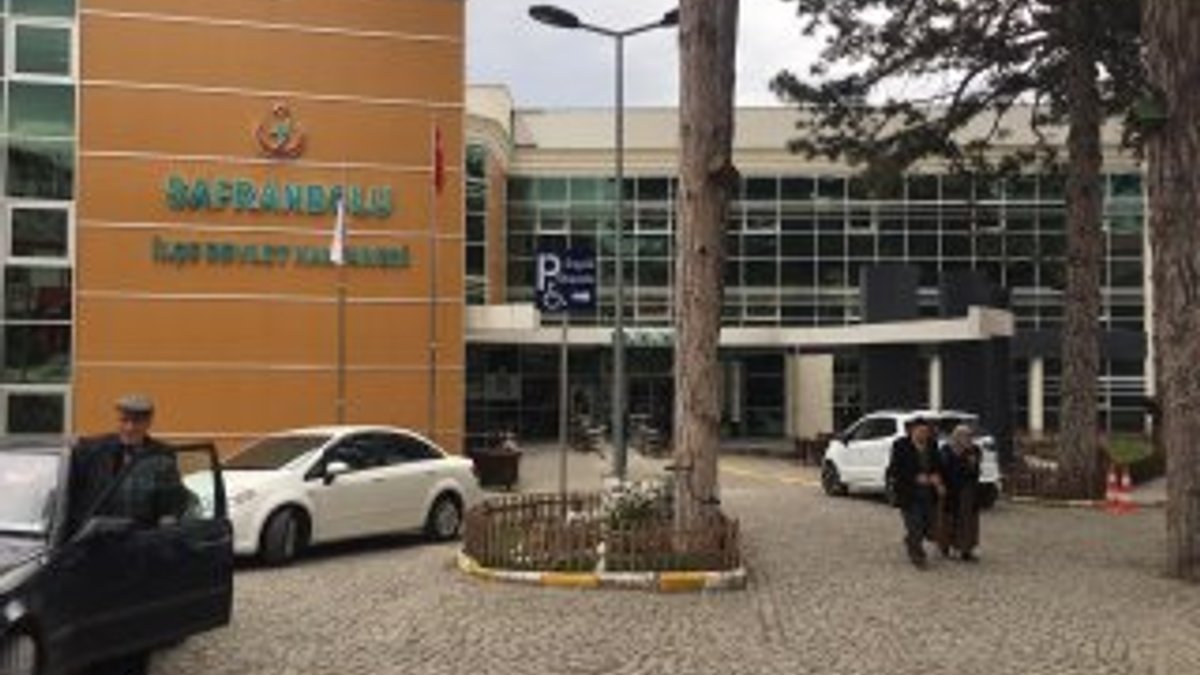Hastane bahçesinde uyuşturucu pazarlığına polis baskını